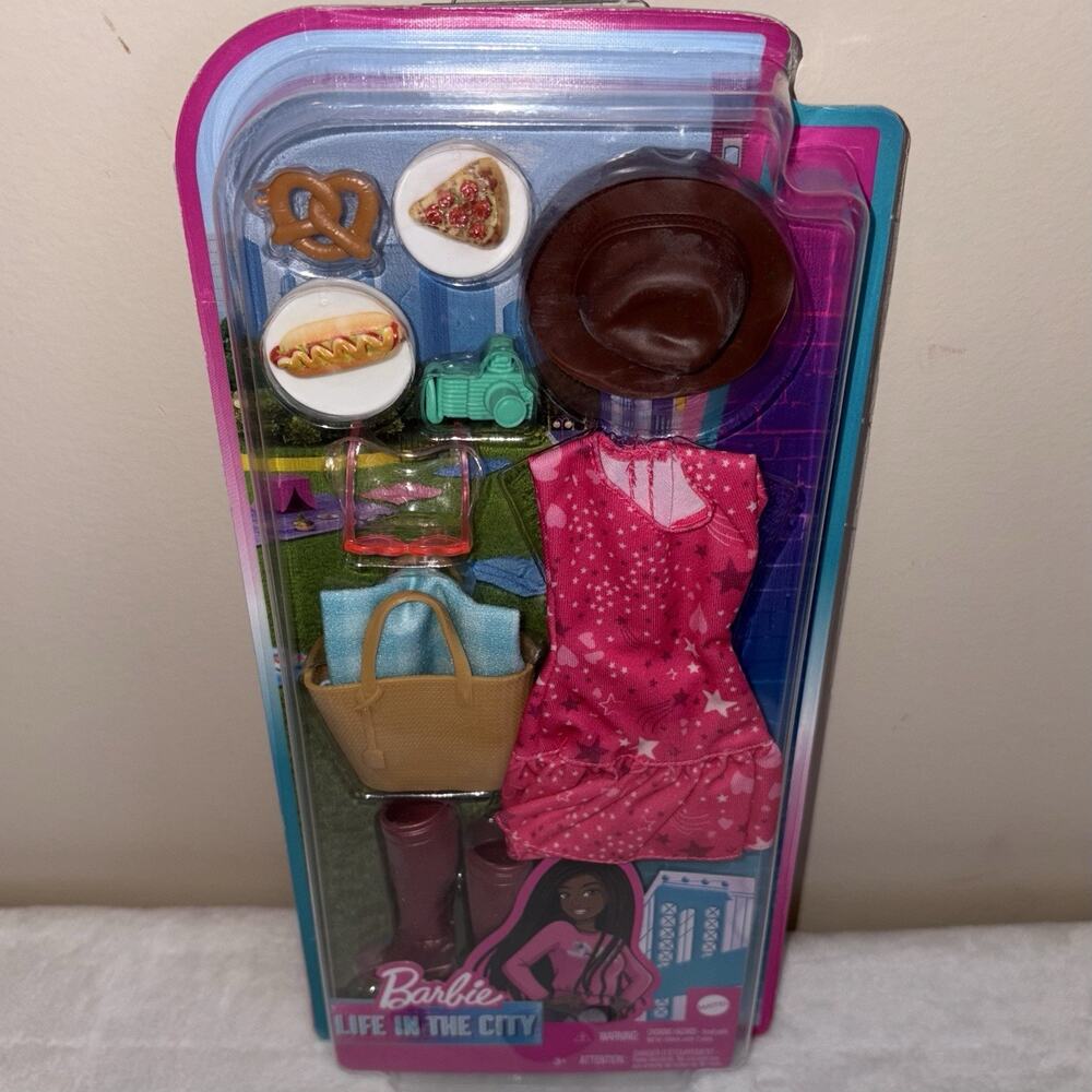 Barbie Brooklyn Roberts Picnic Fashion Pack Cowboy Hat, Boots, Camera, Dress NEW